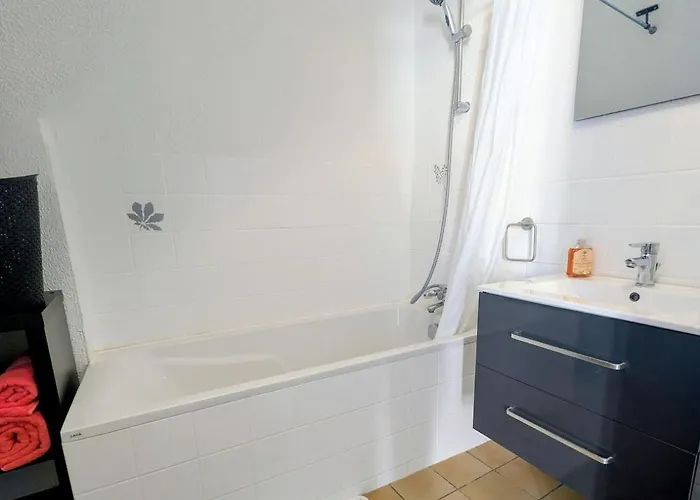 L'allee Secrete Au Calme